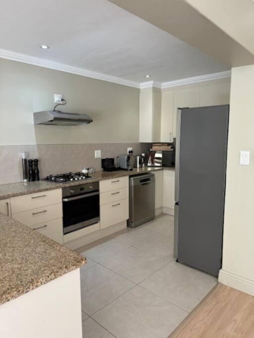 Luxury Townhouse In Stellenbosch Central Dış mekan fotoğraf