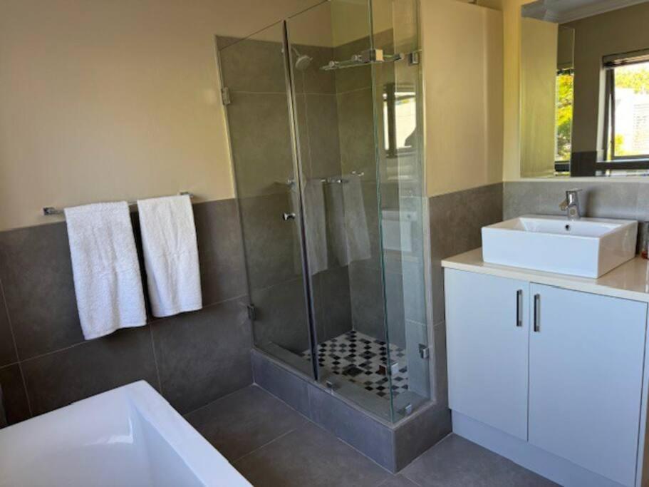 Luxury Townhouse In Stellenbosch Central Dış mekan fotoğraf